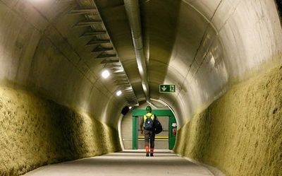 Готтард — самый длиннющий туннель в мире. Путешествие под Альпами на скорости 220 км в час!