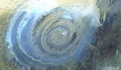 Глаз Сахары. Что это: отпечаток от упавшего метеора или инопланетный след?
